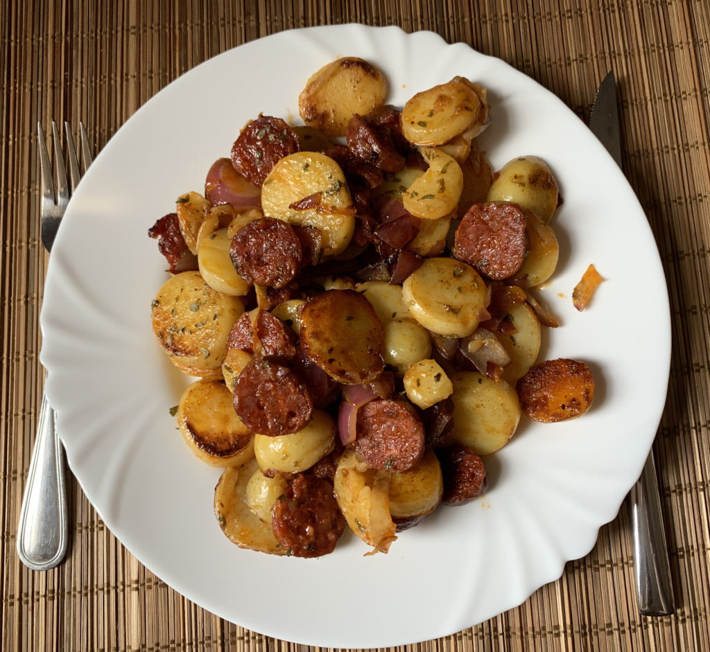 assiette poelee pommes de terre chorizo